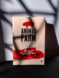 Cover of the novel Animal Farm by George Orwell.