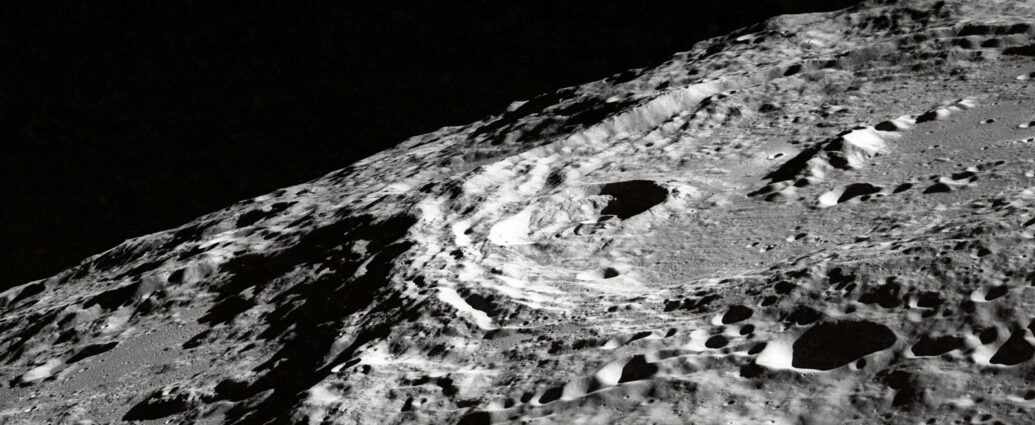 Close up image of the moon