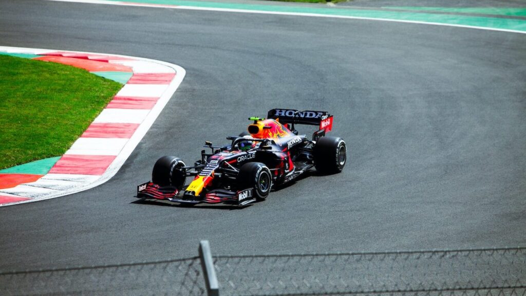 formula one car on a race track