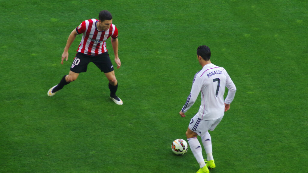 Image shows Ronaldo playing in a number 7 shirt.