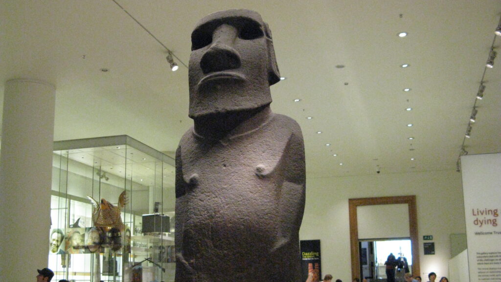 Image of moai head on display at the British Museum.