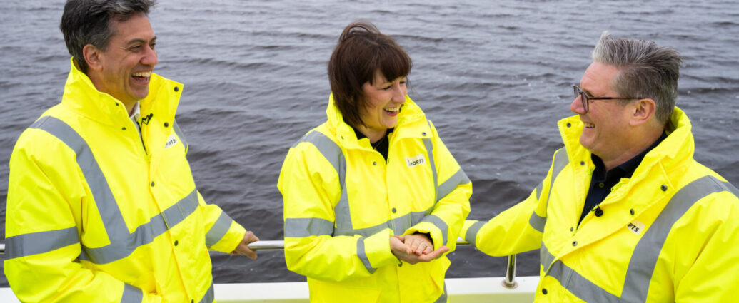 Labour Keir Starmer, Rachel Reeves and Ed Miliband discuss Green Prosperity Plan on boat in Teeside